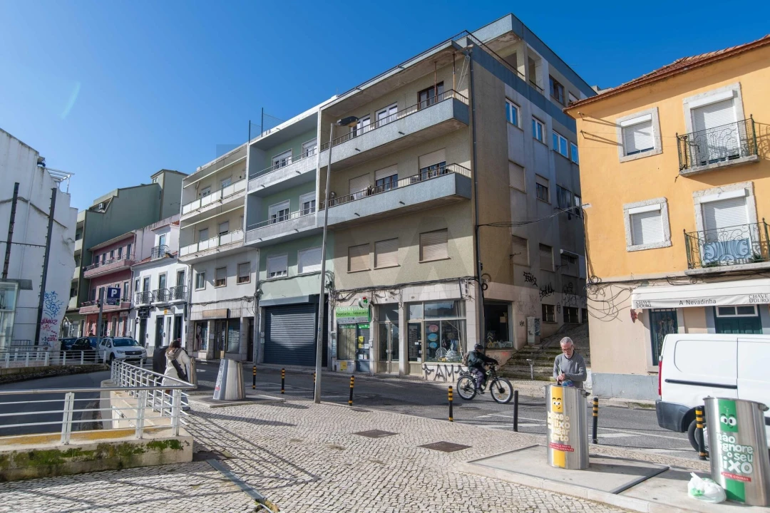 Apartamento T3 para Venda em Almada, Cova da Piedade, Pragal e Cacilhas Foto 36
