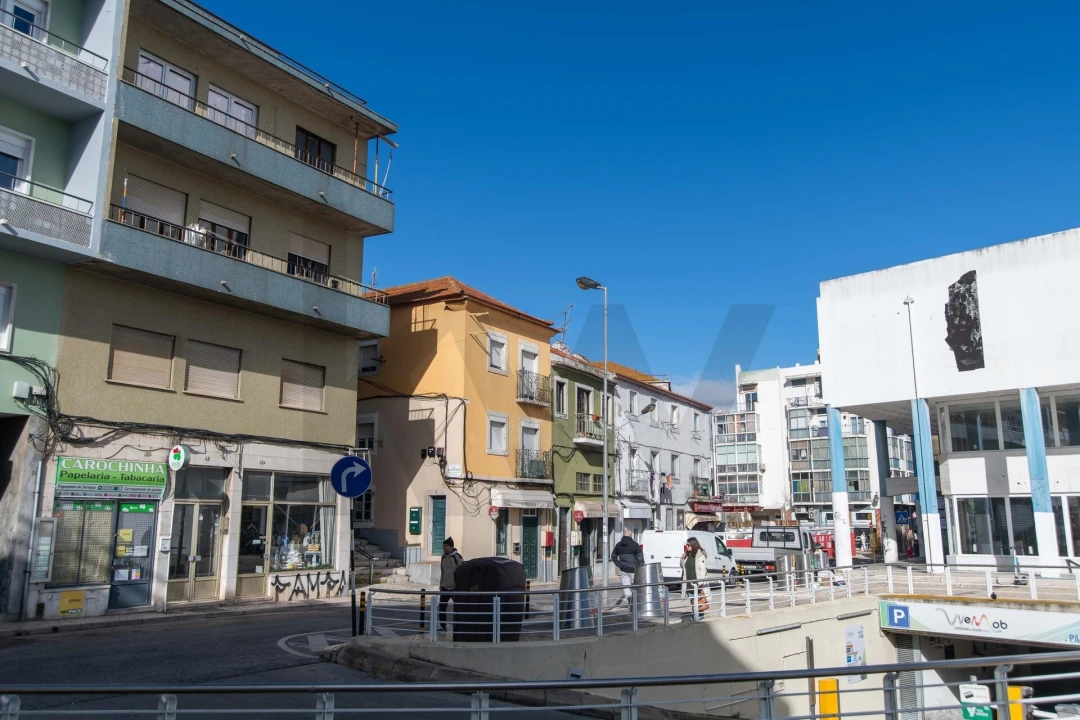 Apartamento T3 para Venda em Almada, Cova da Piedade, Pragal e Cacilhas Foto 37