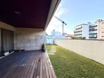 Apartamento T4 para Venda em Aldoar, Foz do Douro e Nevogilde