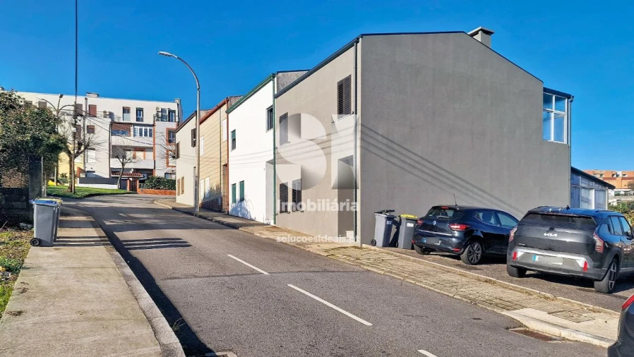 Moradia T3 para Venda em Valongo Foto 1