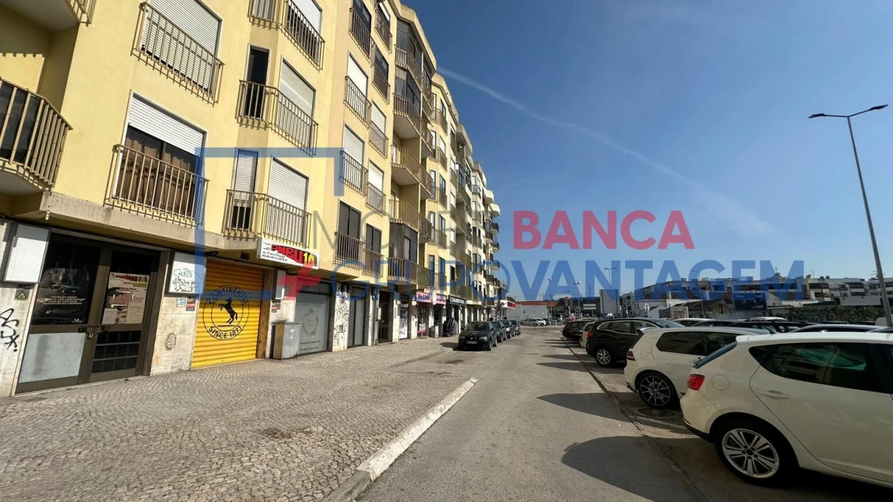 Apartamento T3 para Venda em Amora Foto 2