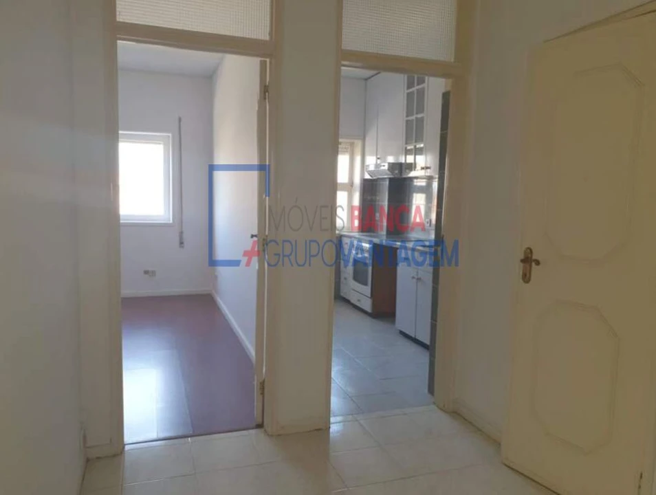 Apartamento T2 para Venda em Paranhos Foto 4