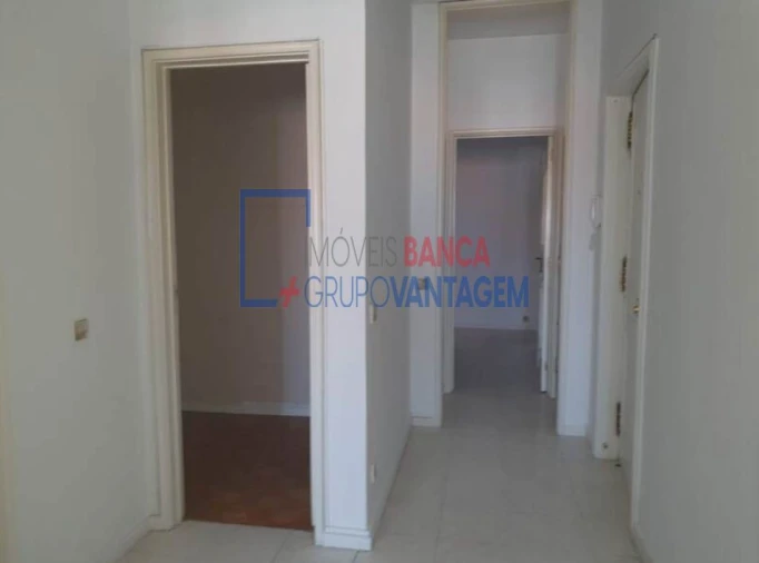 Apartamento T2 para Venda em Paranhos Foto 7