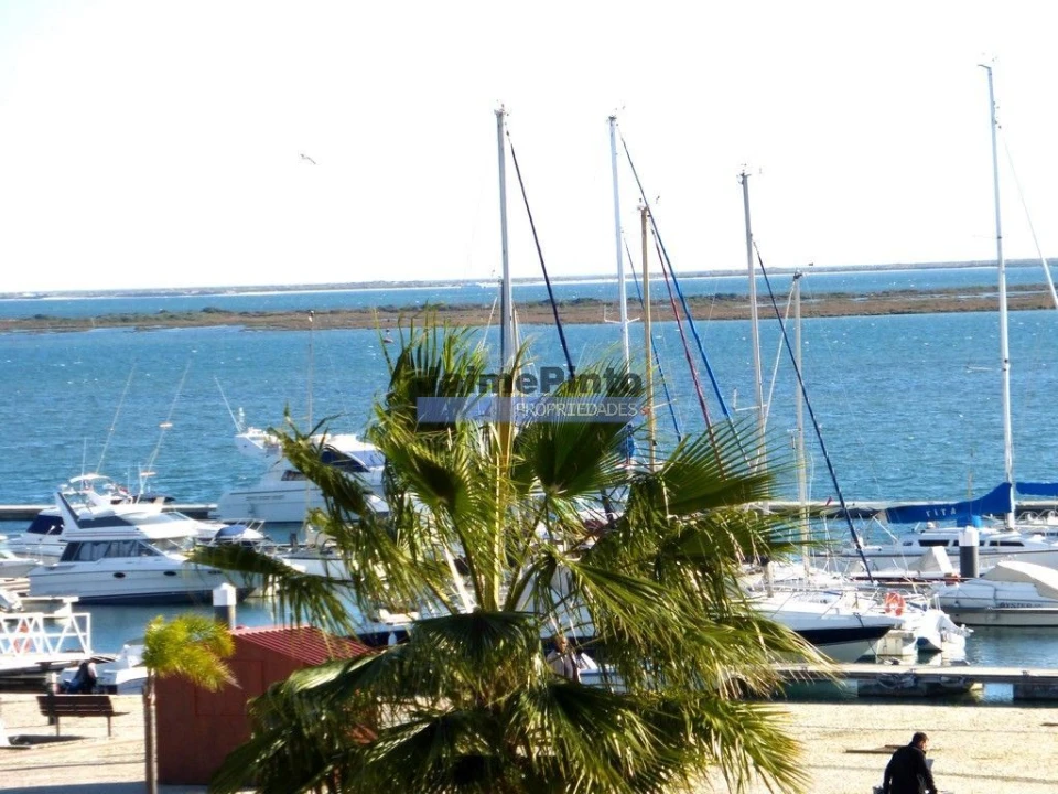 Terreno P/ Prédio para Venda em Olhão Foto 1