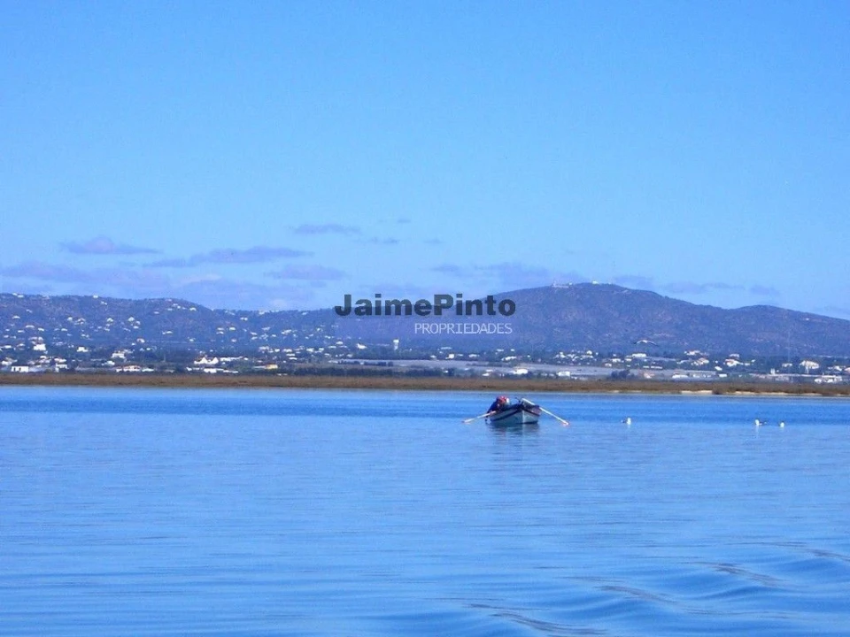 Terreno P/ Prédio para Venda em Olhão Foto 2