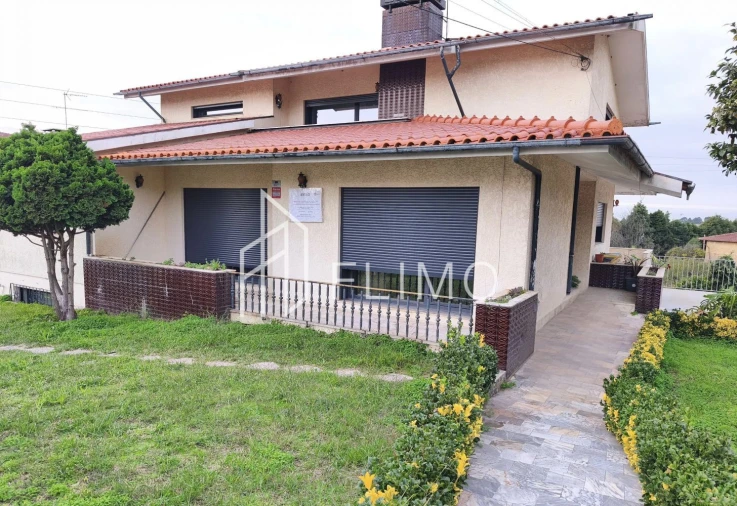 Moradia T4 para Venda em Arrifana Foto 2