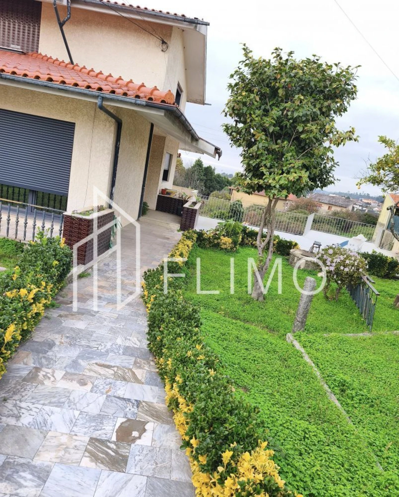 Moradia T4 para Venda em Arrifana Foto 3