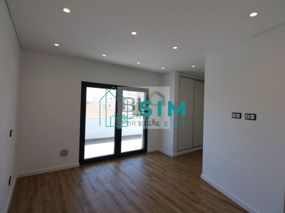 Apartamento T3 para Venda em Faro (Sé e São Pedro) Foto 15