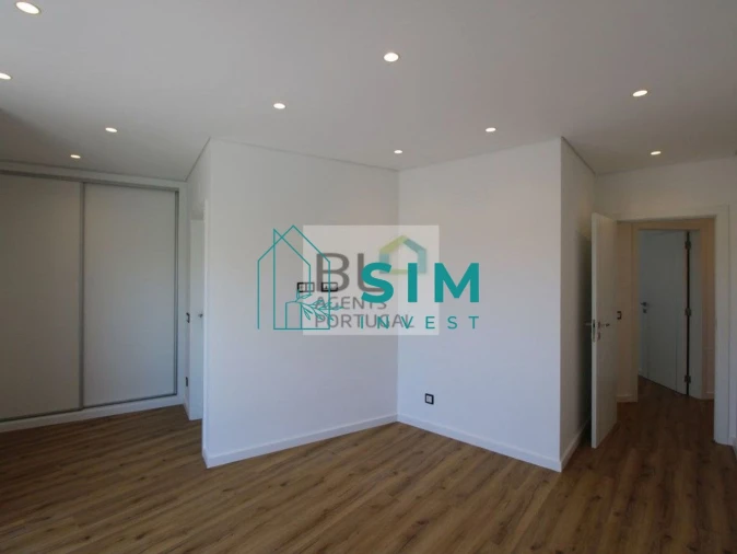 Apartamento T3 para Venda em Faro (Sé e São Pedro) Foto 16