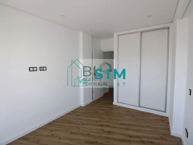 Apartamento T3 para Venda em Faro (Sé e São Pedro) Foto 12