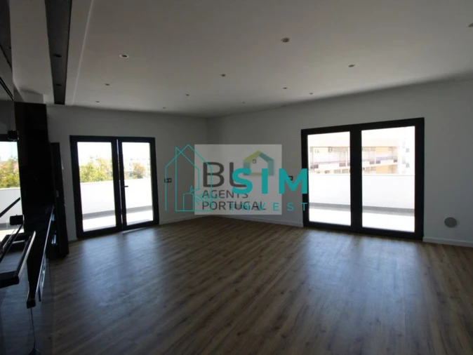 Apartamento T3 para Venda em Faro (Sé e São Pedro) Foto 6