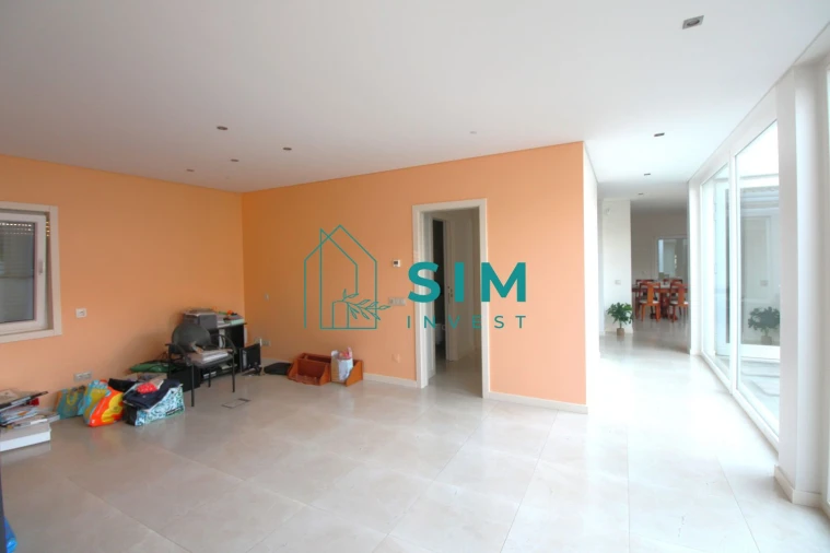 Moradia T3 para Venda em Quelfes Foto 13