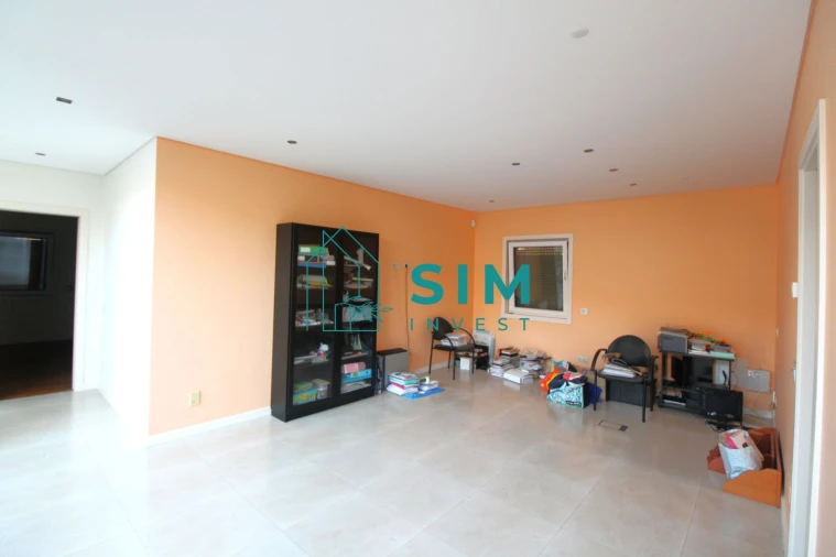 Moradia T3 para Venda em Quelfes Foto 12