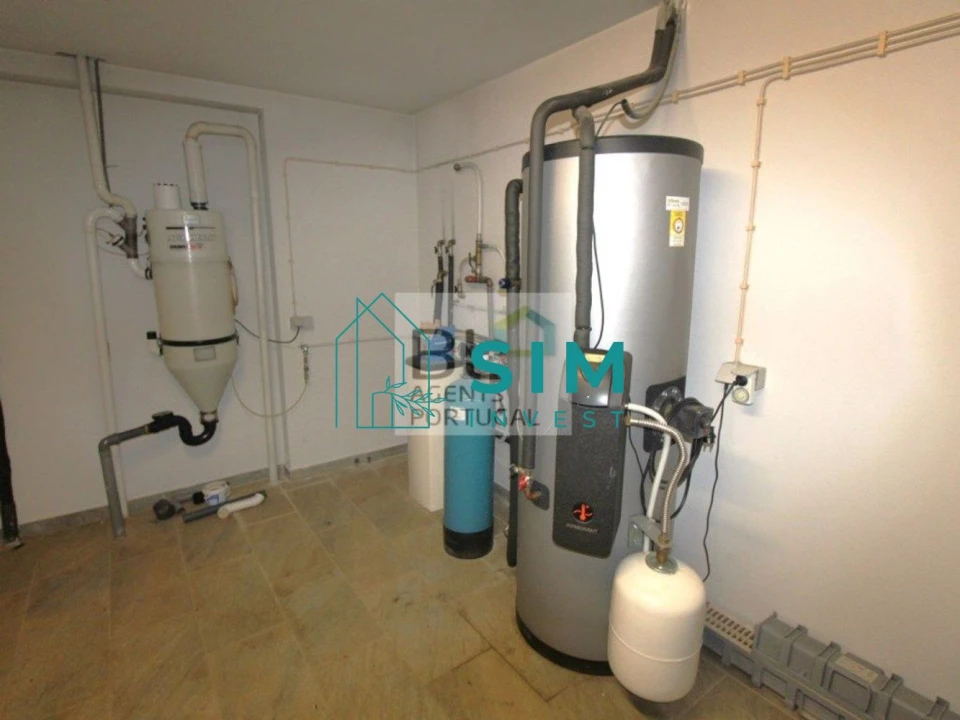 Moradia T3 para Venda em Quelfes Foto 44