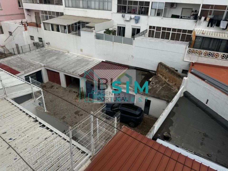 Garagem para Venda em Faro (Sé e São Pedro) Foto 9
