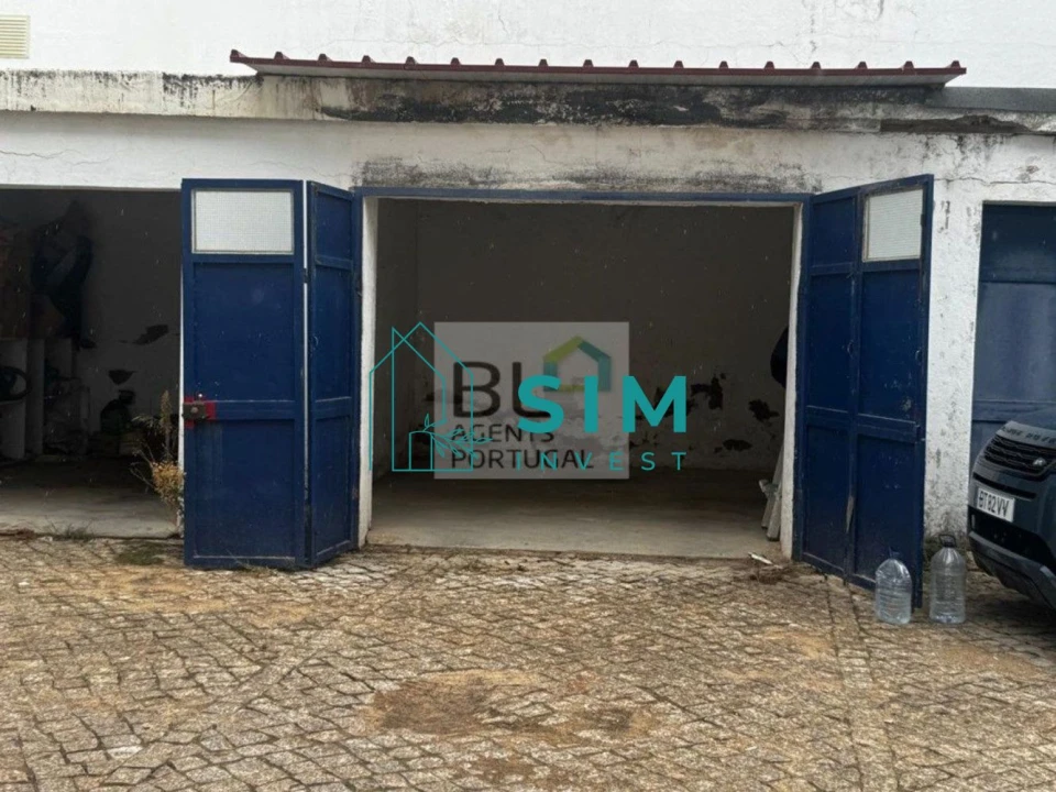 Garagem para Venda em Faro (Sé e São Pedro) Foto 2