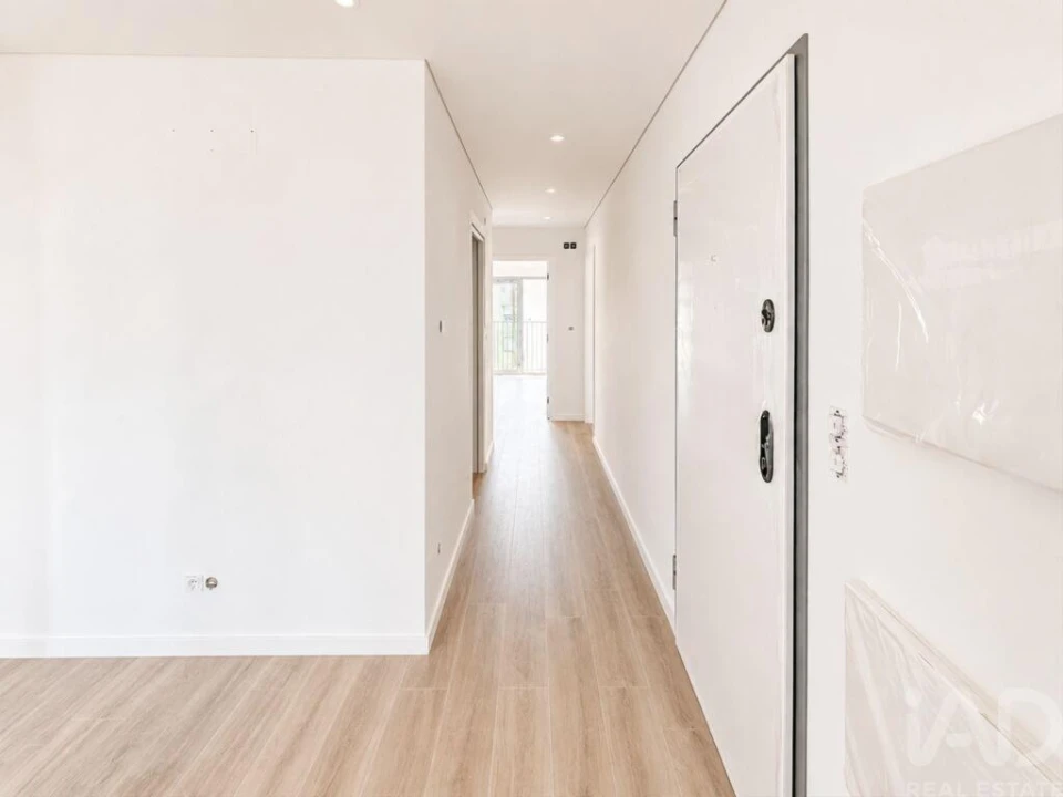 Apartamento T2 para Venda em Corroios Foto 5