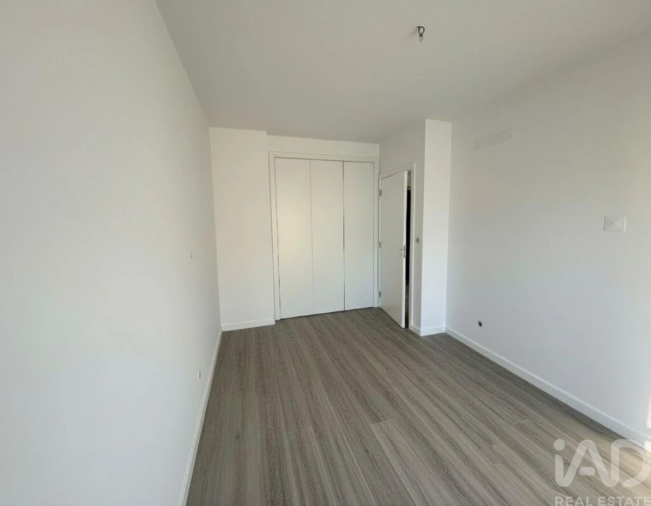 Apartamento T2 para Venda em Corroios Foto 10