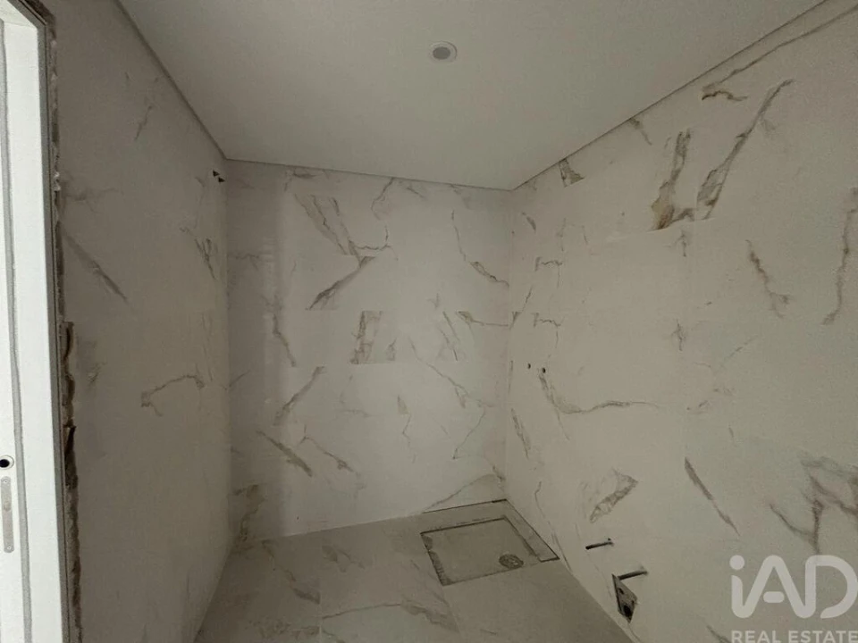 Apartamento T2 para Venda em Corroios Foto 5