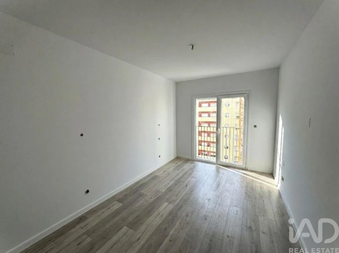 Apartamento T2 para Venda em Corroios Foto 7