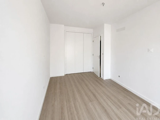 Apartamento T2 para Venda em Corroios Foto 11