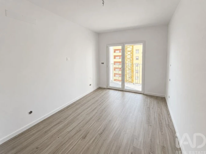 Apartamento T2 para Venda em Corroios Foto 10