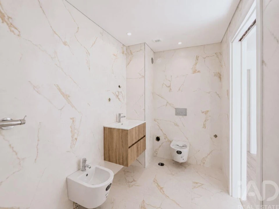 Apartamento T2 para Venda em Corroios Foto 7