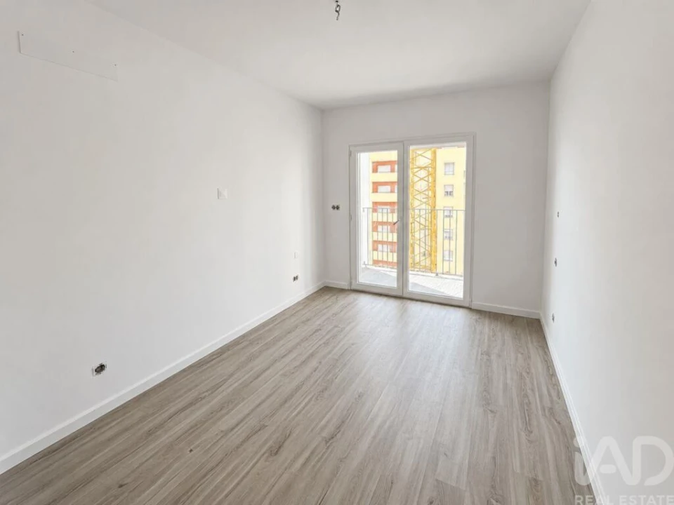 Apartamento T2 para Venda em Corroios Foto 10