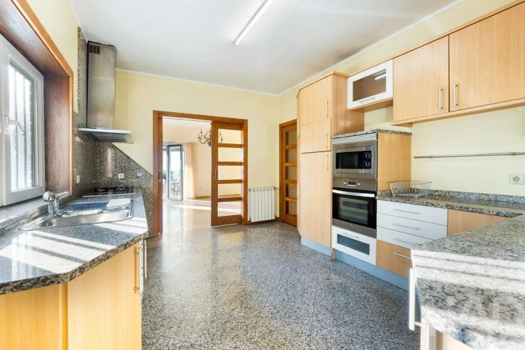 Moradia T4 para Venda em Gulpilhares e Valadares Foto 11