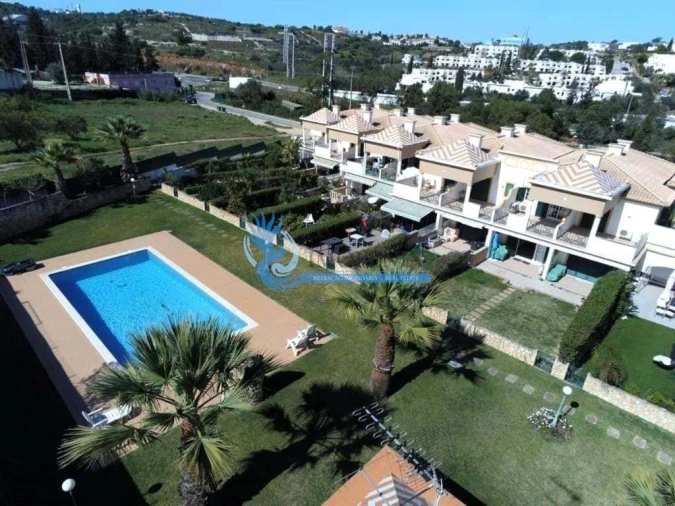 Moradia T4 para Venda em Albufeira e Olhos de Água Foto 4