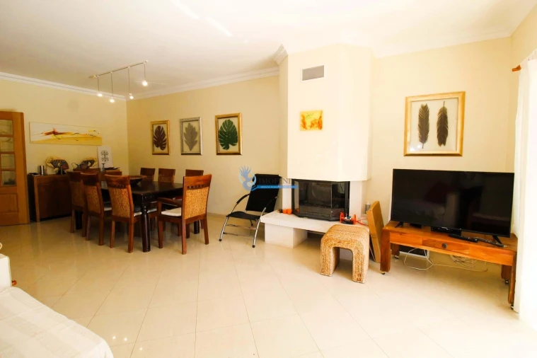 Moradia T4 para Venda em Albufeira e Olhos de Água Foto 8