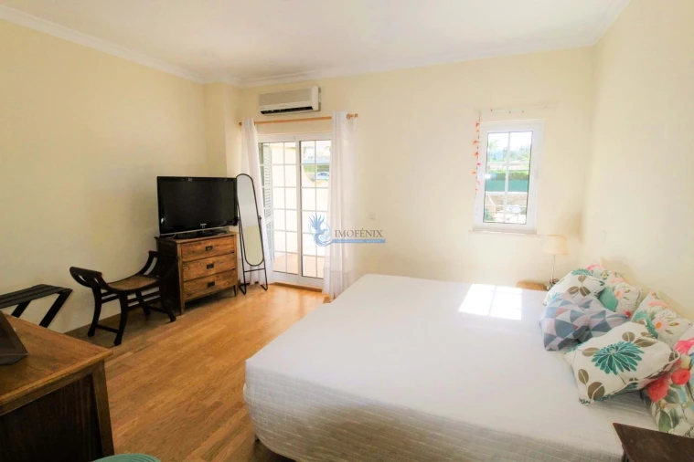 Moradia T4 para Venda em Albufeira e Olhos de Água Foto 16