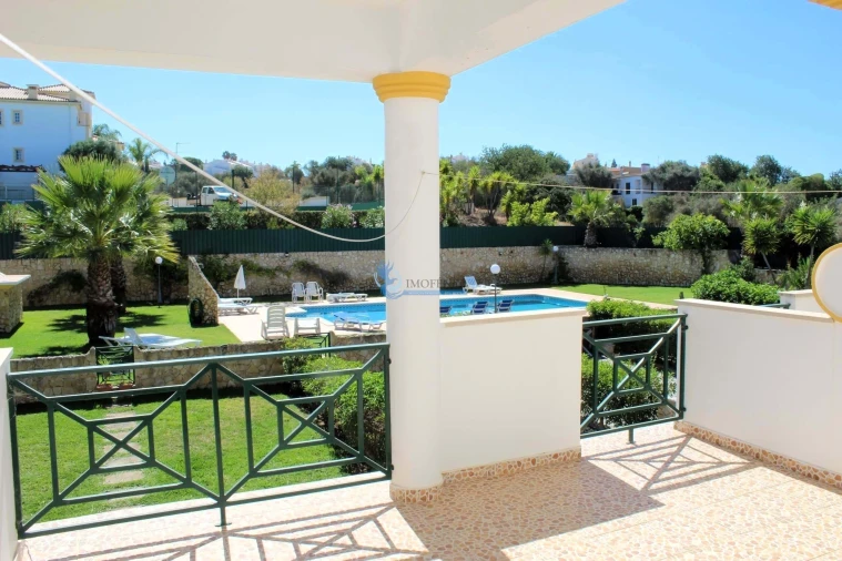 Moradia T4 para Venda em Albufeira e Olhos de Água Foto 35