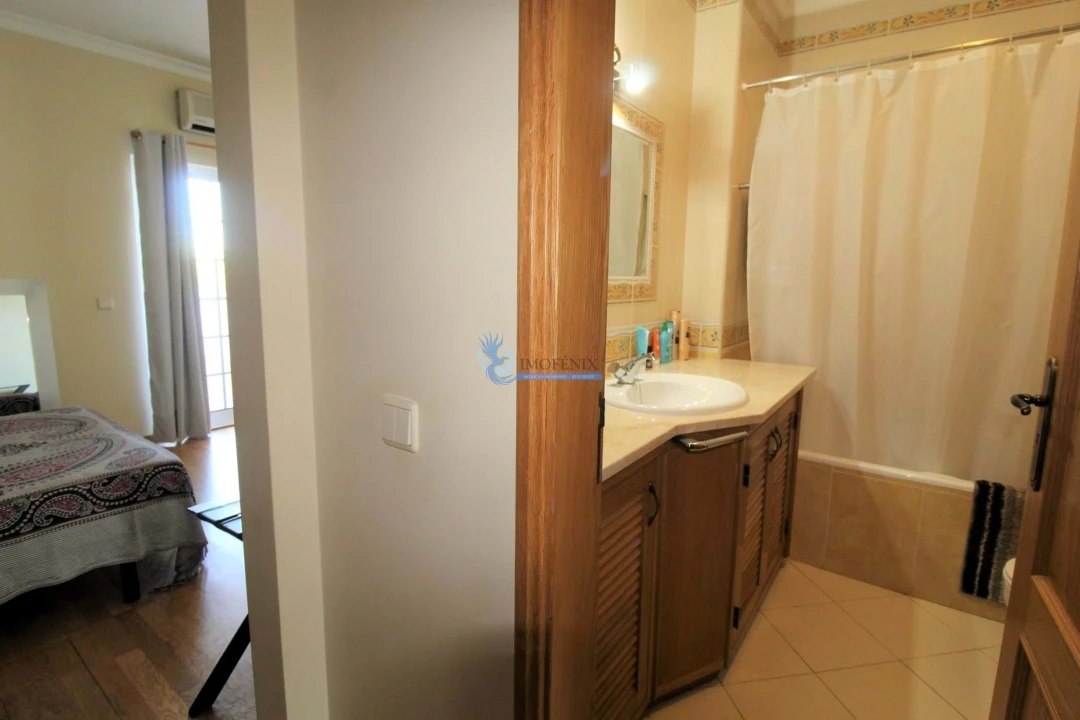 Moradia T4 para Venda em Albufeira e Olhos de Água Foto 24