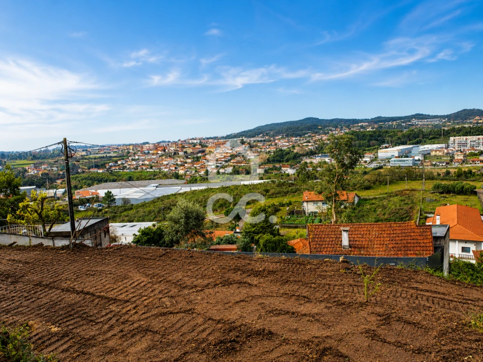 Moradia T1 para Venda em Vila das Aves Foto 1