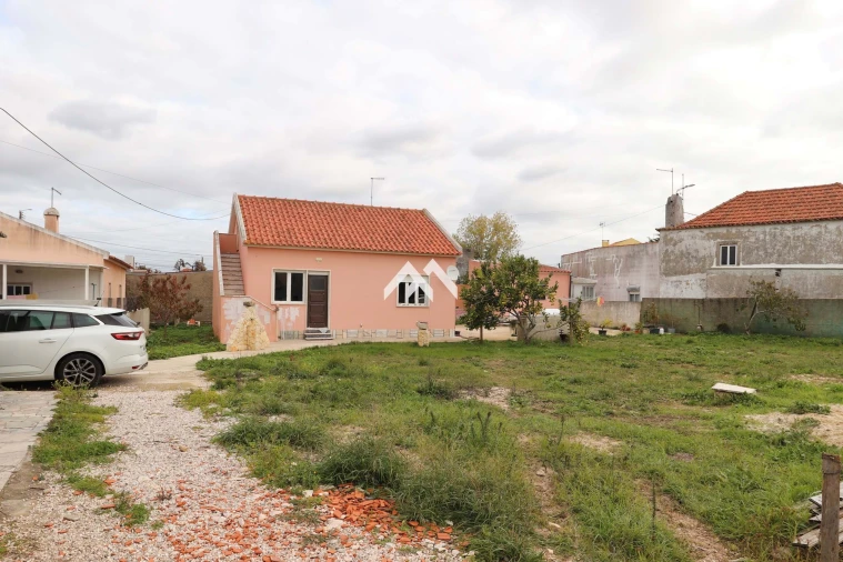 Moradia T2 para Venda em Agualva e Mira-Sintra