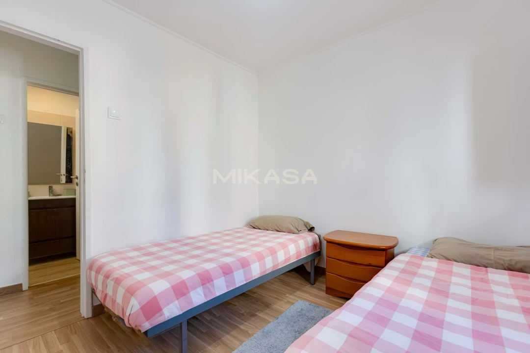 Moradia T1 para Venda em Odiaxere Foto 10