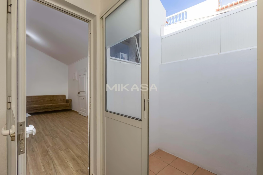 Moradia T1 para Venda em Odiaxere Foto 16