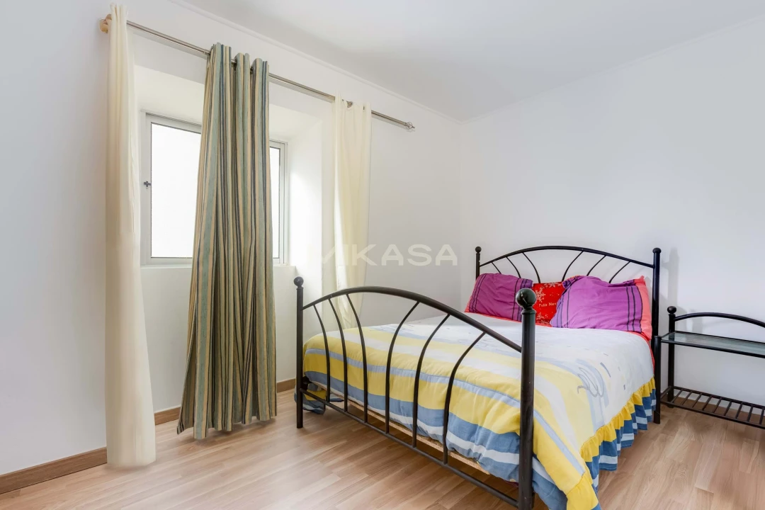 Moradia T1 para Venda em Odiaxere Foto 2