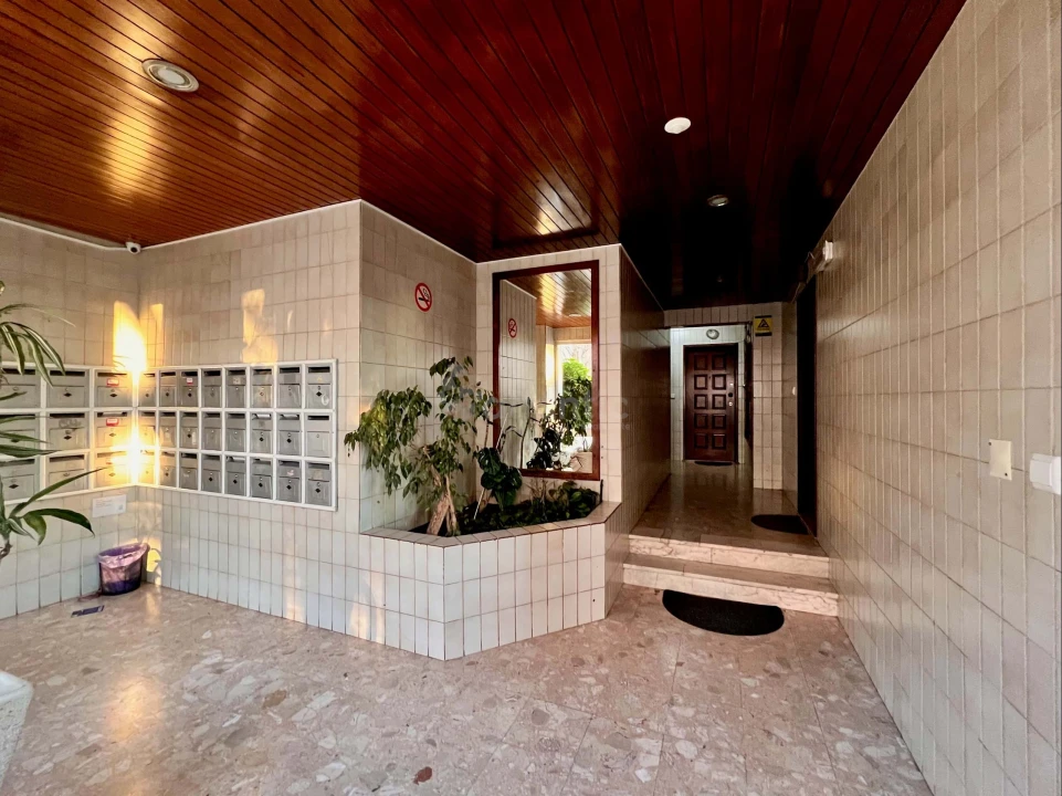 Apartamento T5 para Venda em Santo António dos Cavaleiros e Frielas Foto 42