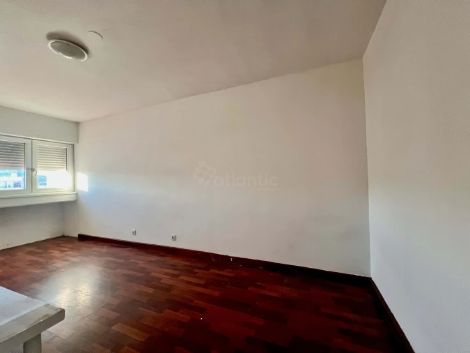 Apartamento T5 para Venda em Santo António dos Cavaleiros e Frielas Foto 18