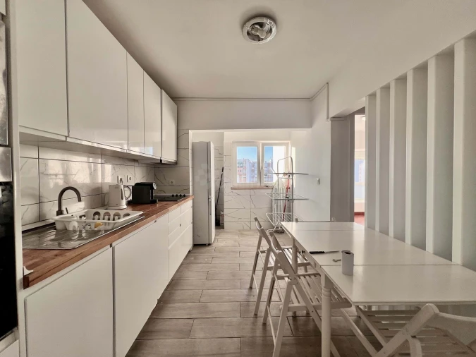 Apartamento T5 para Venda em Santo António dos Cavaleiros e Frielas Foto 7