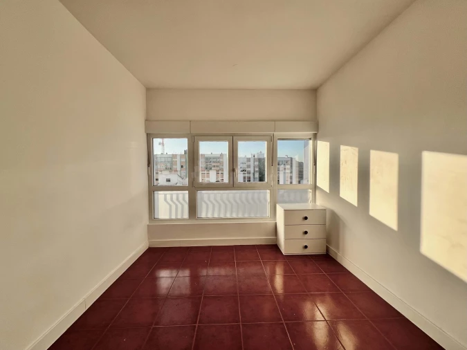 Apartamento T5 para Venda em Santo António dos Cavaleiros e Frielas Foto 14