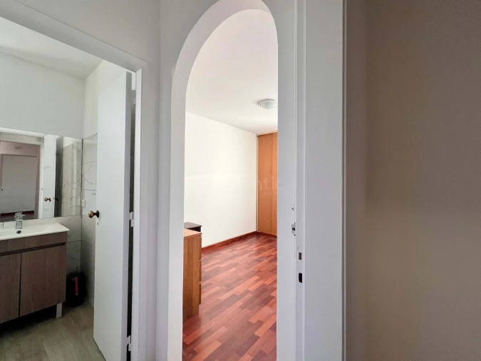 Apartamento T5 para Venda em Santo António dos Cavaleiros e Frielas Foto 23