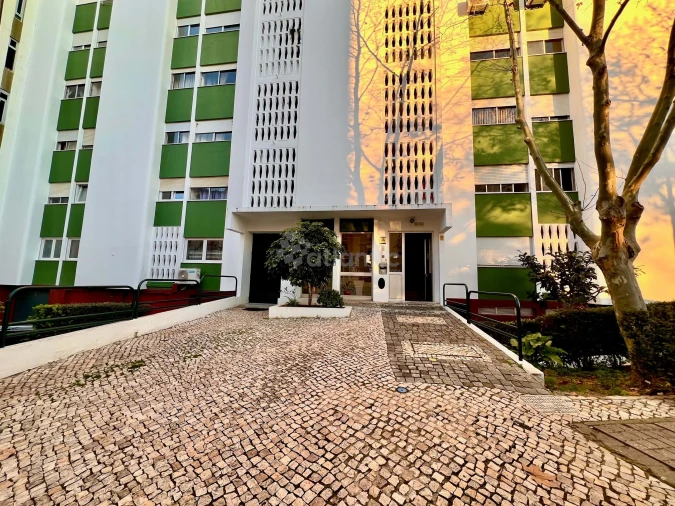 Apartamento T5 para Venda em Santo António dos Cavaleiros e Frielas Foto 43