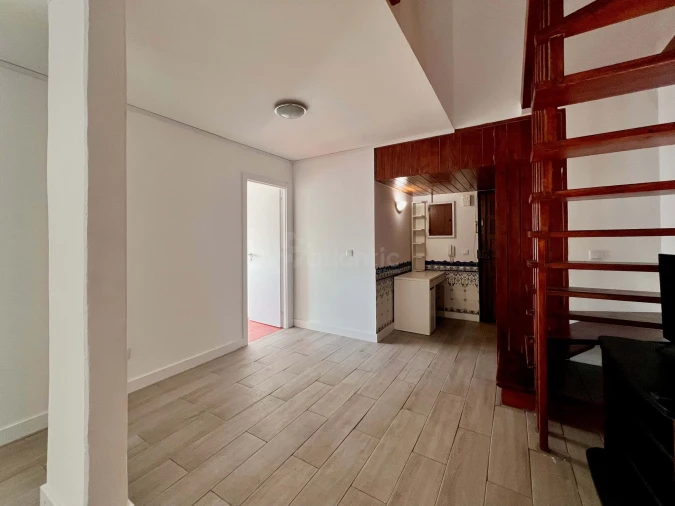 Apartamento T5 para Venda em Santo António dos Cavaleiros e Frielas Foto 4