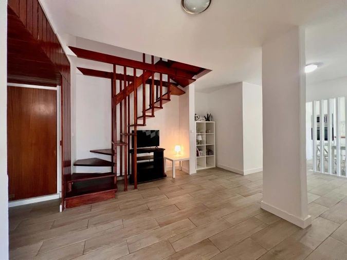 Apartamento T5 para Venda em Santo António dos Cavaleiros e Frielas Foto 16