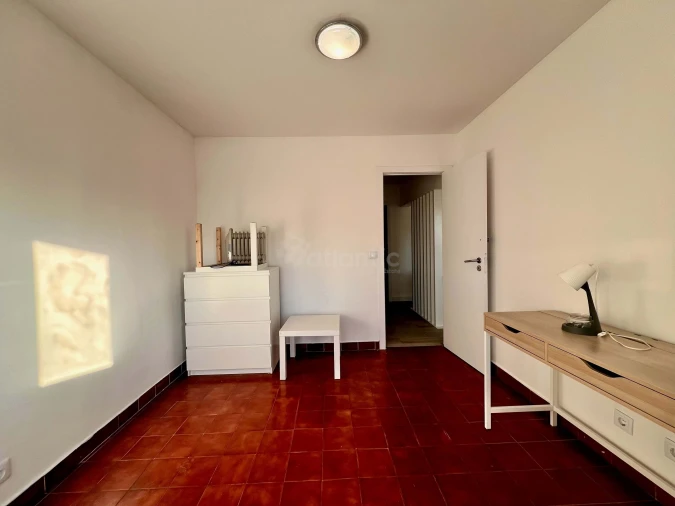 Apartamento T5 para Venda em Santo António dos Cavaleiros e Frielas Foto 12