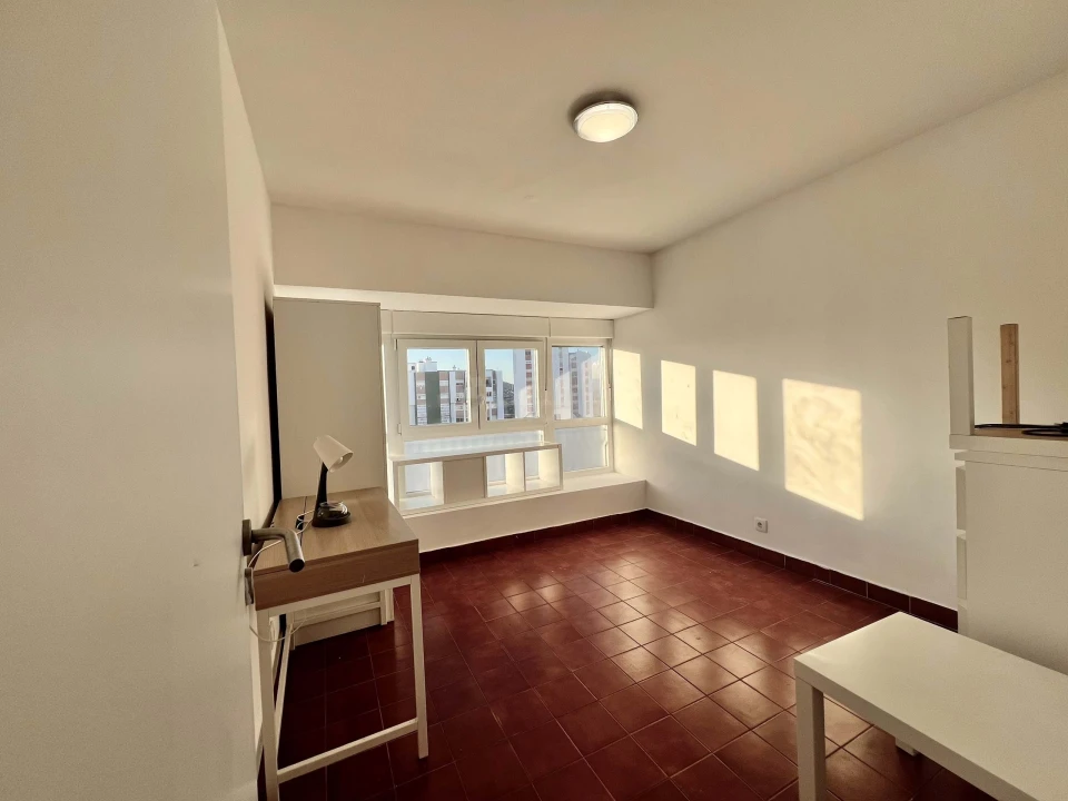 Apartamento T5 para Venda em Santo António dos Cavaleiros e Frielas Foto 10