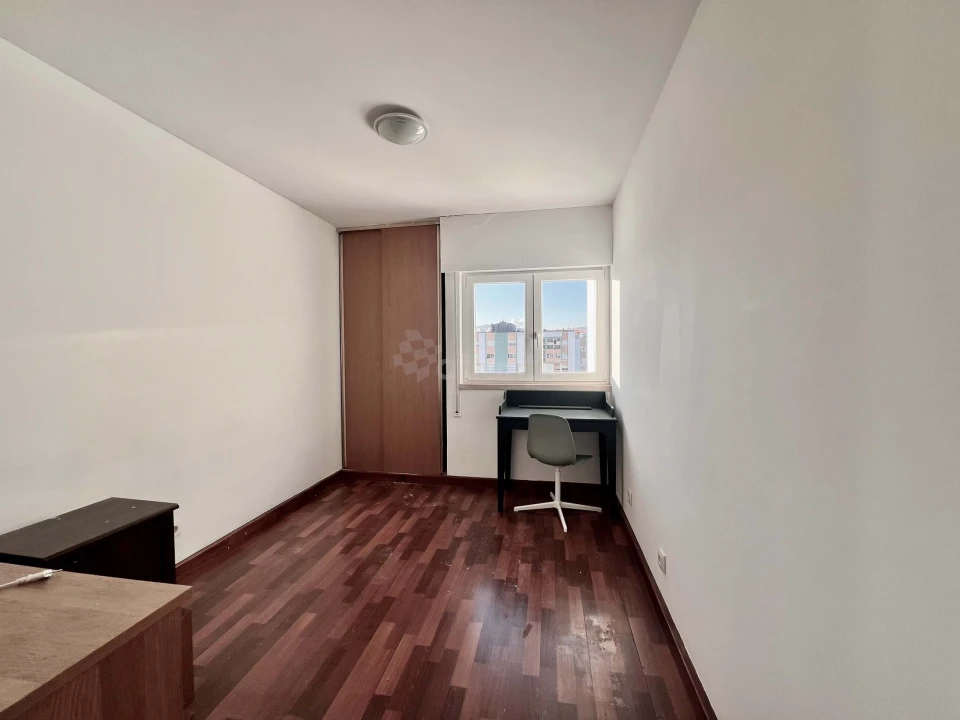 Apartamento T5 para Venda em Santo António dos Cavaleiros e Frielas Foto 24